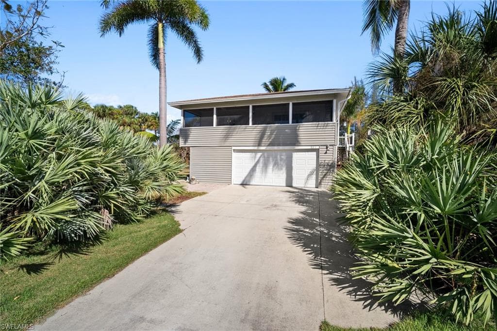 727 Glendale Ave, Naples, FL 34110-23