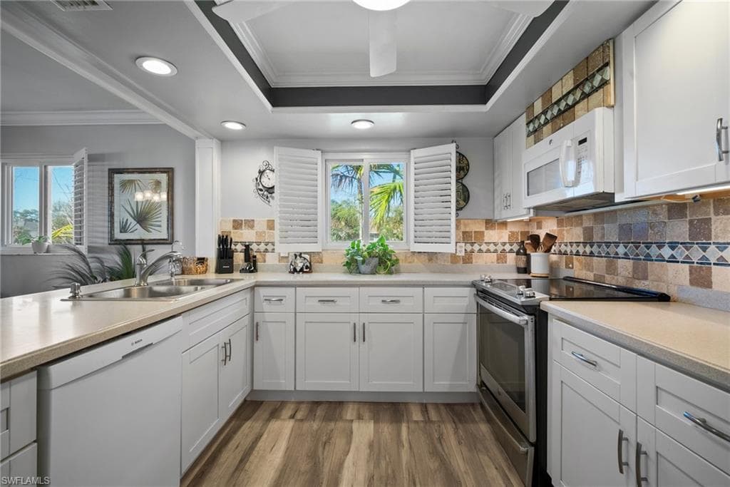 727 Glendale Ave, Naples, FL 34110-7