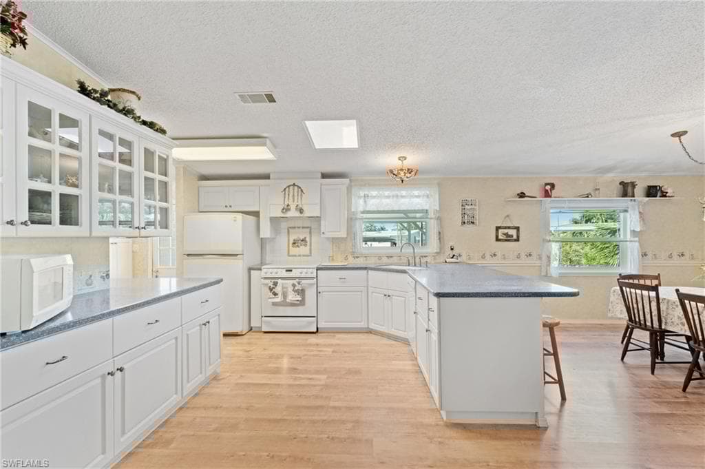 278 Riverwood Rd, Naples, FL 34114-11