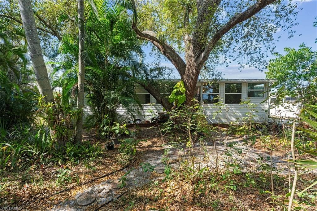 278 Riverwood Rd, Naples, FL 34114-39