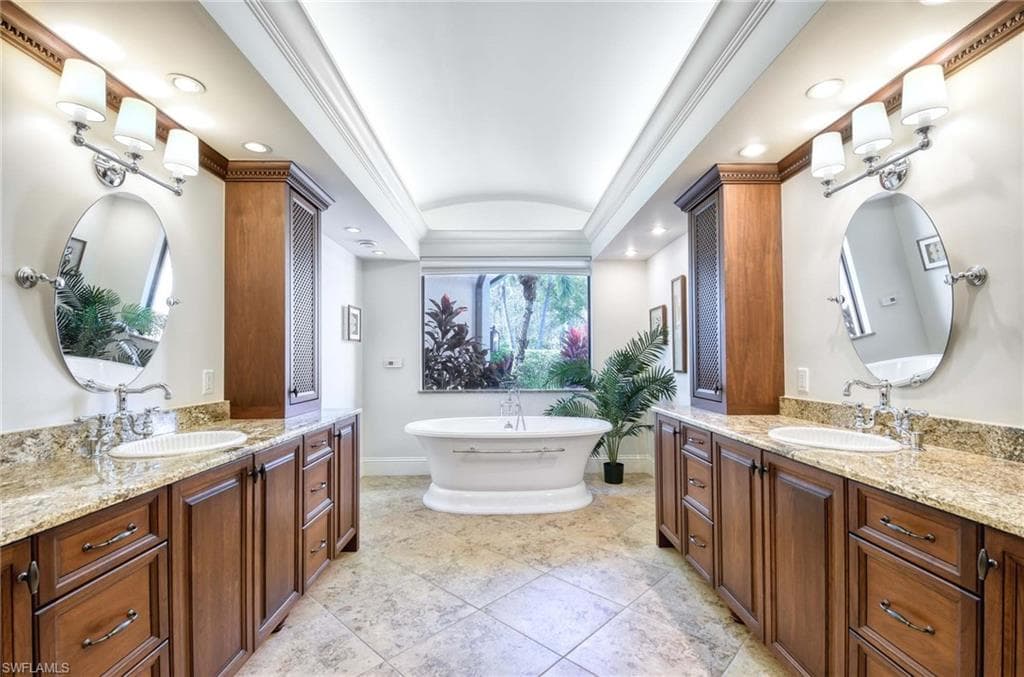 3027 Mona Lisa Blvd, Naples, FL 34119-21
