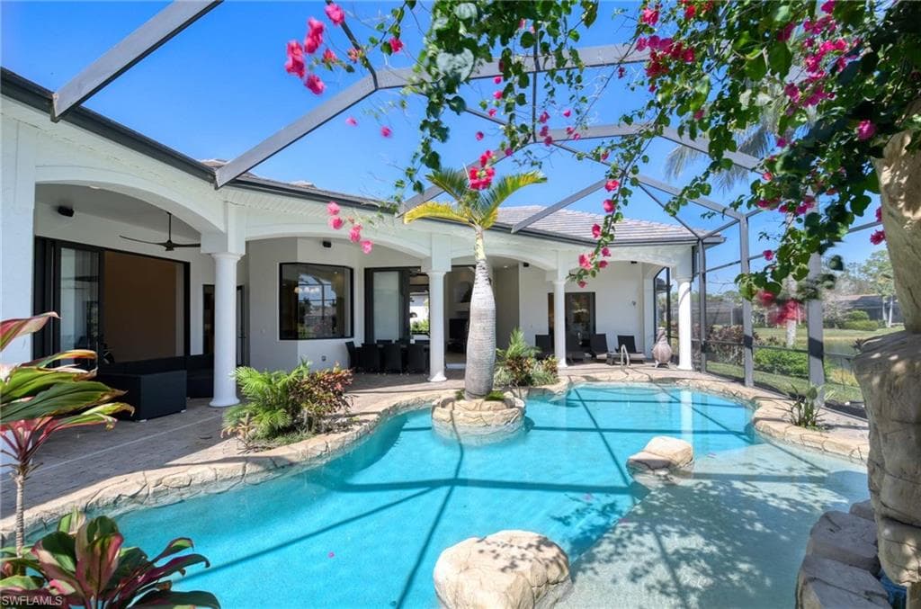 3027 Mona Lisa Blvd, Naples, FL 34119-5