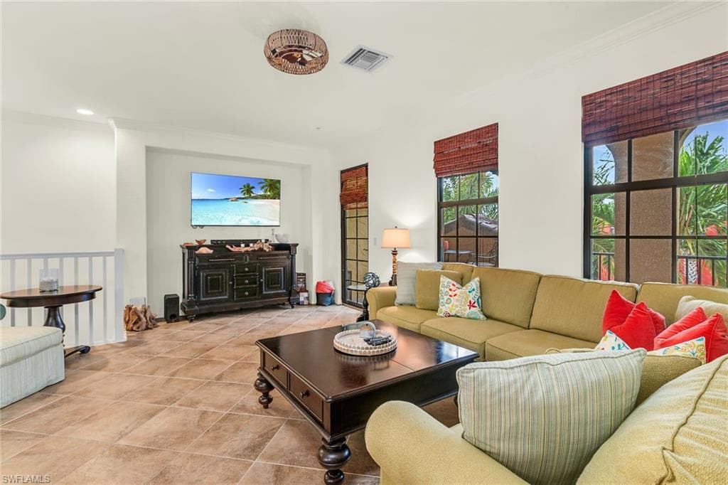 8965 Malibu Ln 802, Naples, FL 34113-9