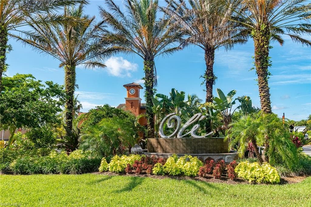8965 Malibu Ln 802, Naples, FL 34113-43