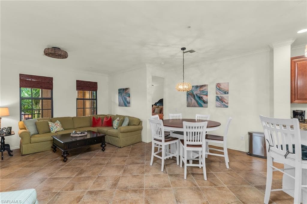 8965 Malibu Ln 802, Naples, FL 34113-4
