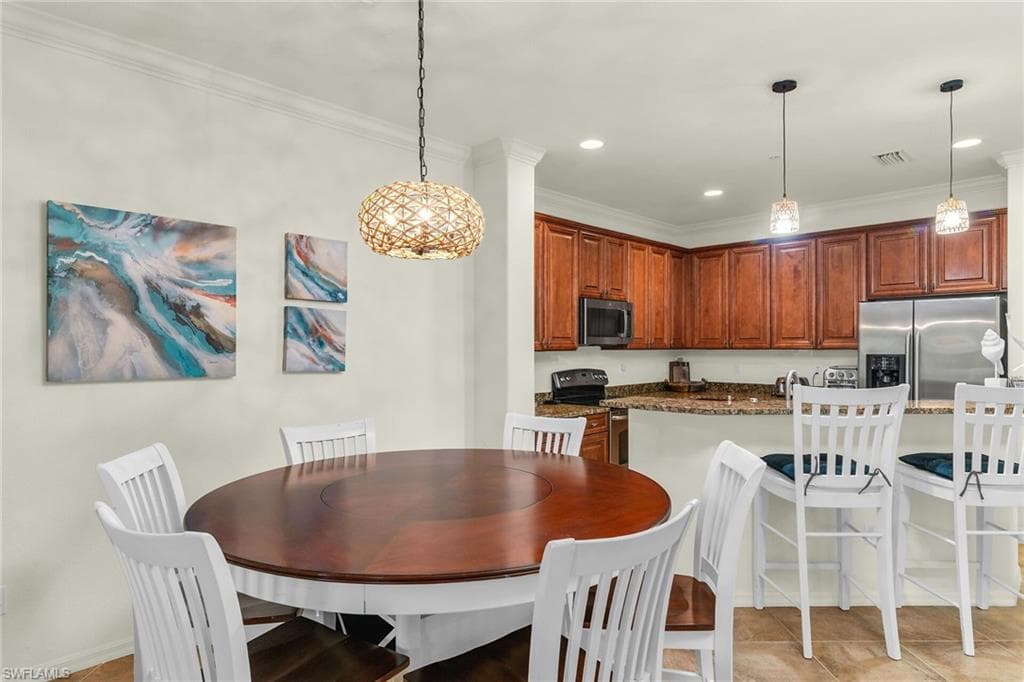 8965 Malibu Ln 802, Naples, FL 34113-5