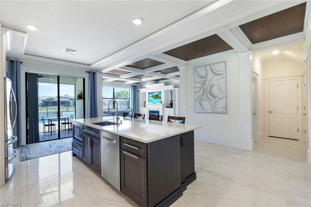 9250 Shadow Oak Ln, Naples, FL 34120-9