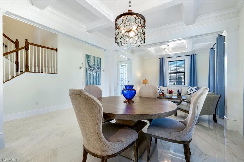 9250 Shadow Oak Ln, Naples, FL 34120-20