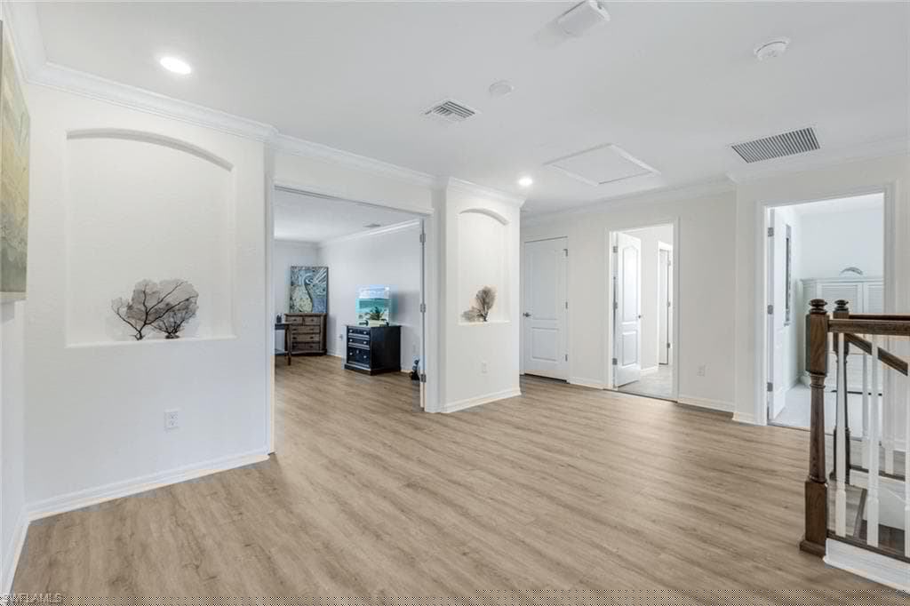 9250 Shadow Oak Ln, Naples, FL 34120-21