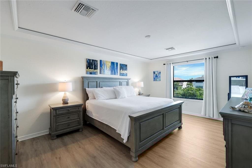 9250 Shadow Oak Ln, Naples, FL 34120-23