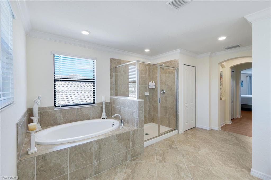 9250 Shadow Oak Ln, Naples, FL 34120-26