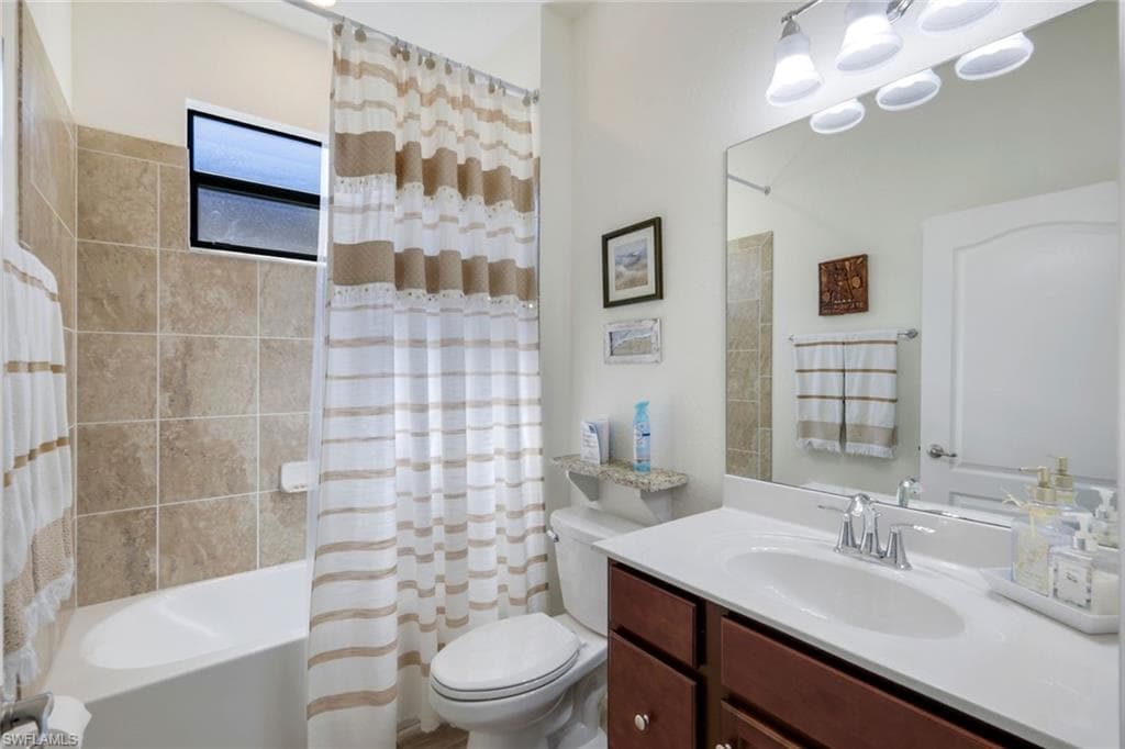 9250 Shadow Oak Ln, Naples, FL 34120-28