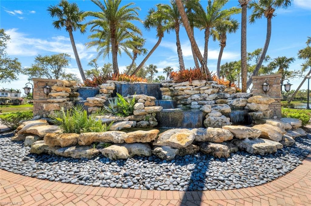9250 Shadow Oak Ln, Naples, FL 34120-41
