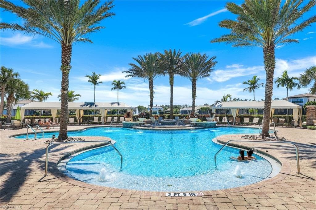 9250 Shadow Oak Ln, Naples, FL 34120-42