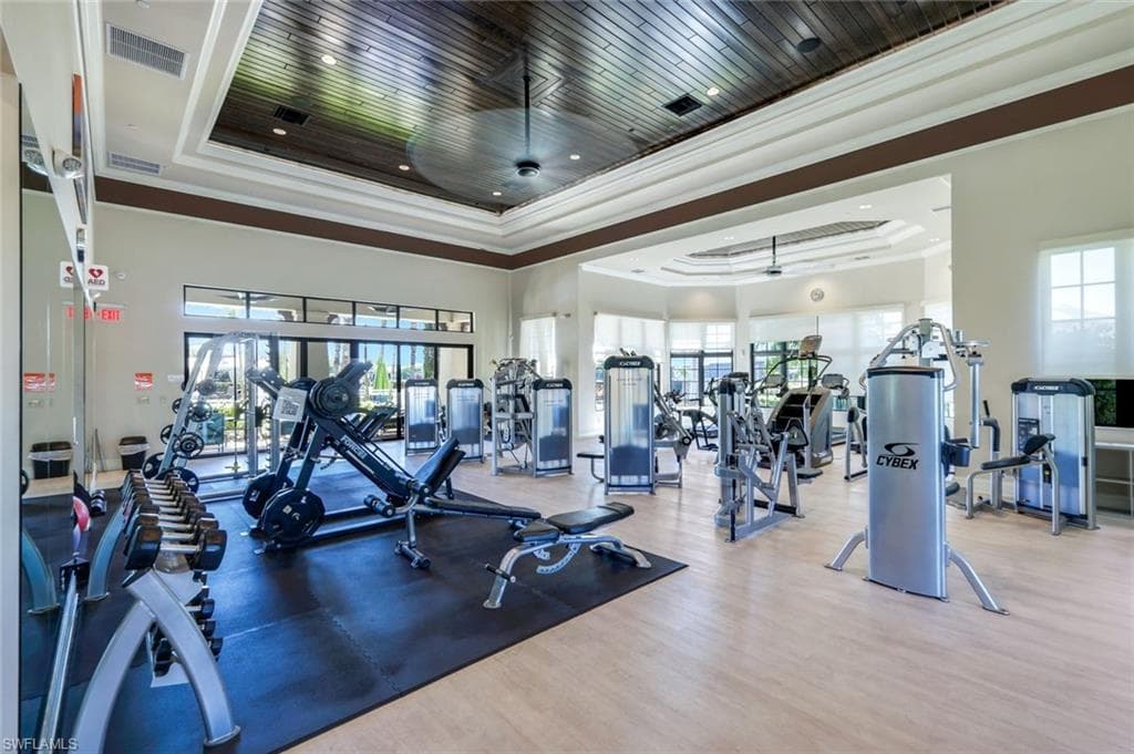 9250 Shadow Oak Ln, Naples, FL 34120-45