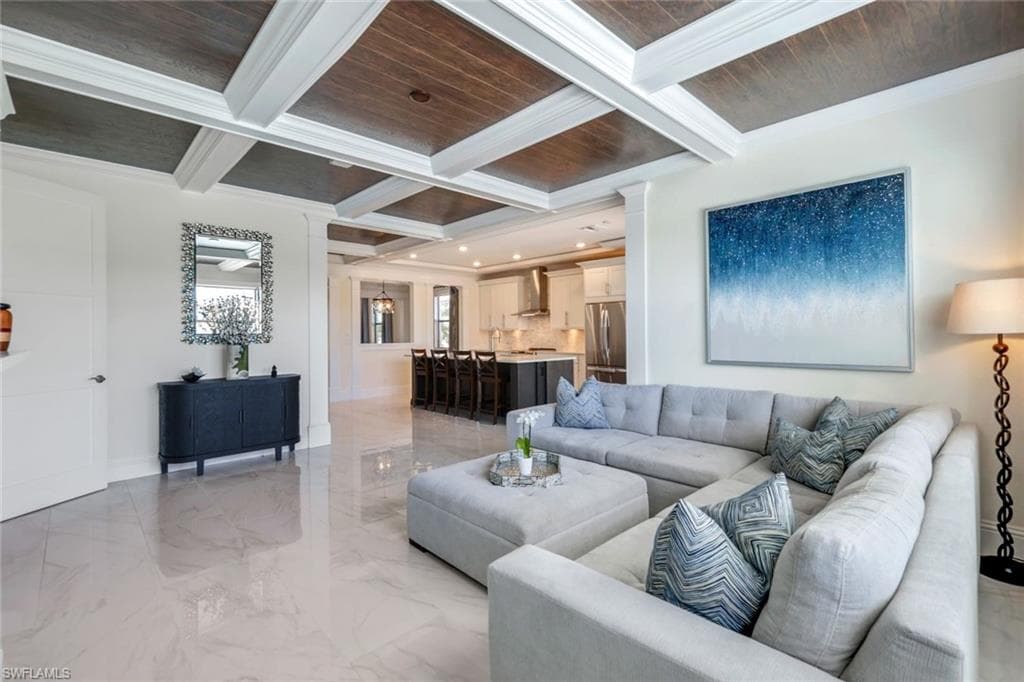 9250 Shadow Oak Ln, Naples, FL 34120-5
