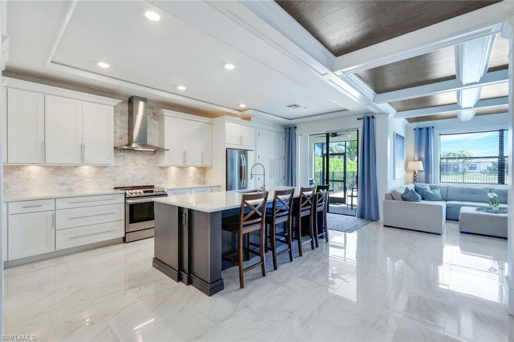 9250 Shadow Oak Ln, Naples, FL 34120-8