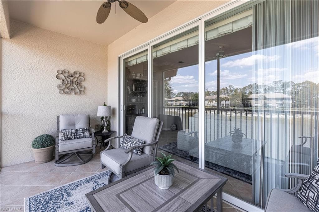 3989 Bishopwood Ct E 201, Naples, FL 34114-27