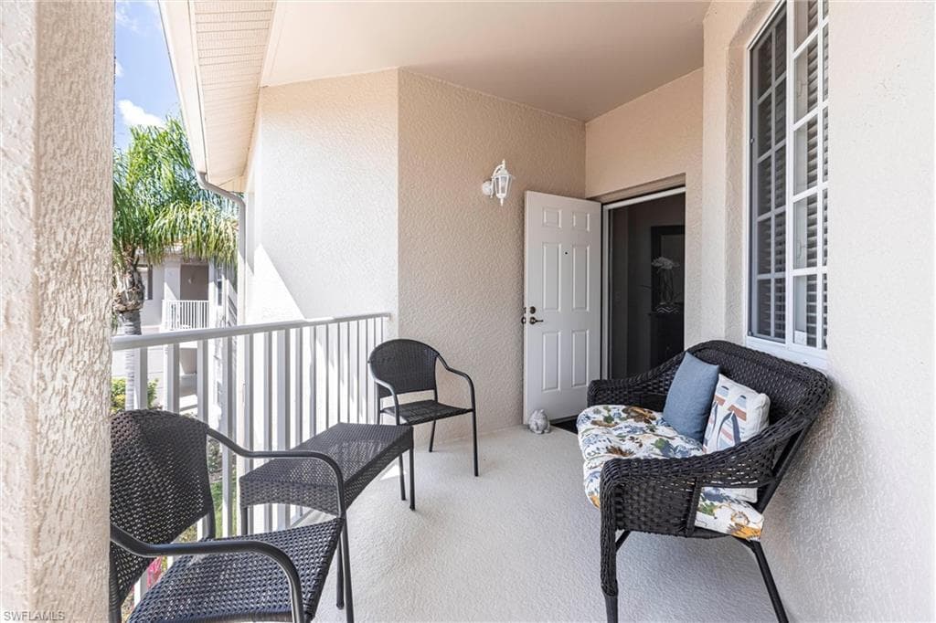 3989 Bishopwood Ct E 201, Naples, FL 34114-29