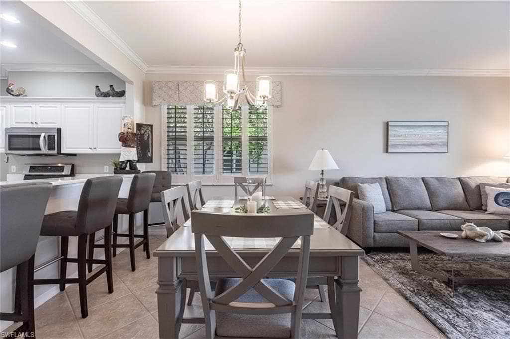3989 Bishopwood Ct E 201, Naples, FL 34114-6