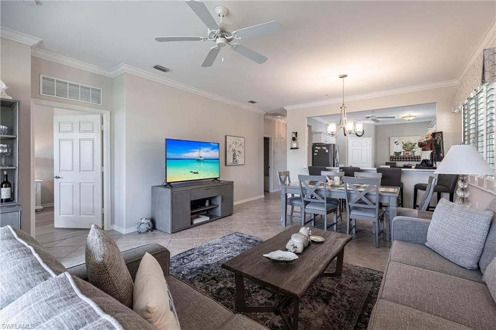 3989 Bishopwood Ct E 201, Naples, FL 34114-7