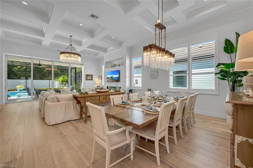 3722 Sapphire Cove Cir, Naples, FL 34114-4