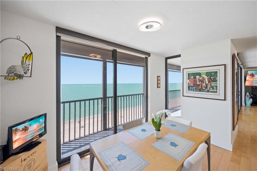 9653 Gulf Shore Dr 702, Naples, FL 34108-13