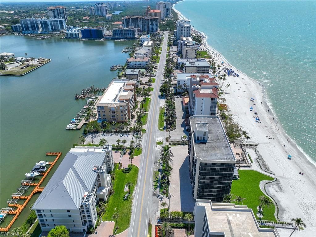 9653 Gulf Shore Dr 702, Naples, FL 34108-22