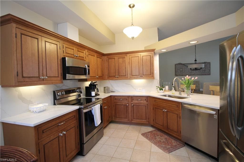 1510 Clermont Dr 103, Naples, FL 34109-9