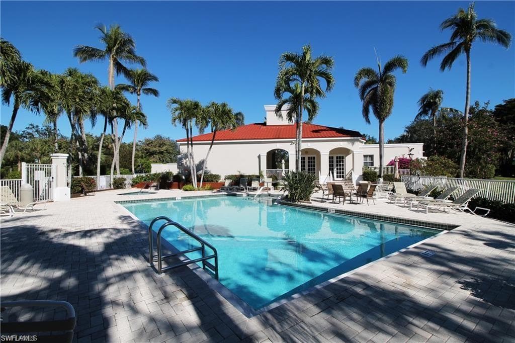 1510 Clermont Dr 103, Naples, FL 34109-23