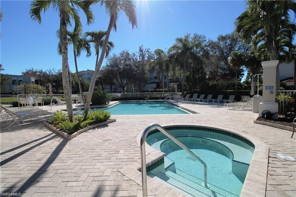1510 Clermont Dr 103, Naples, FL 34109-24