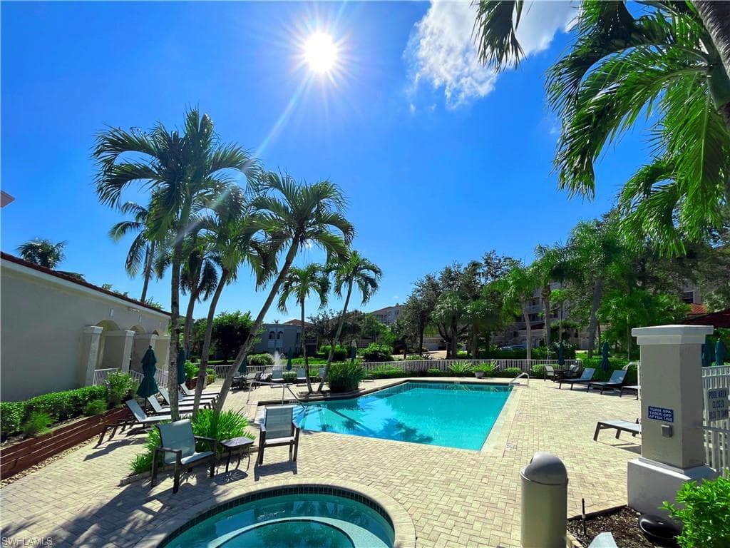 1510 Clermont Dr 103, Naples, FL 34109-25