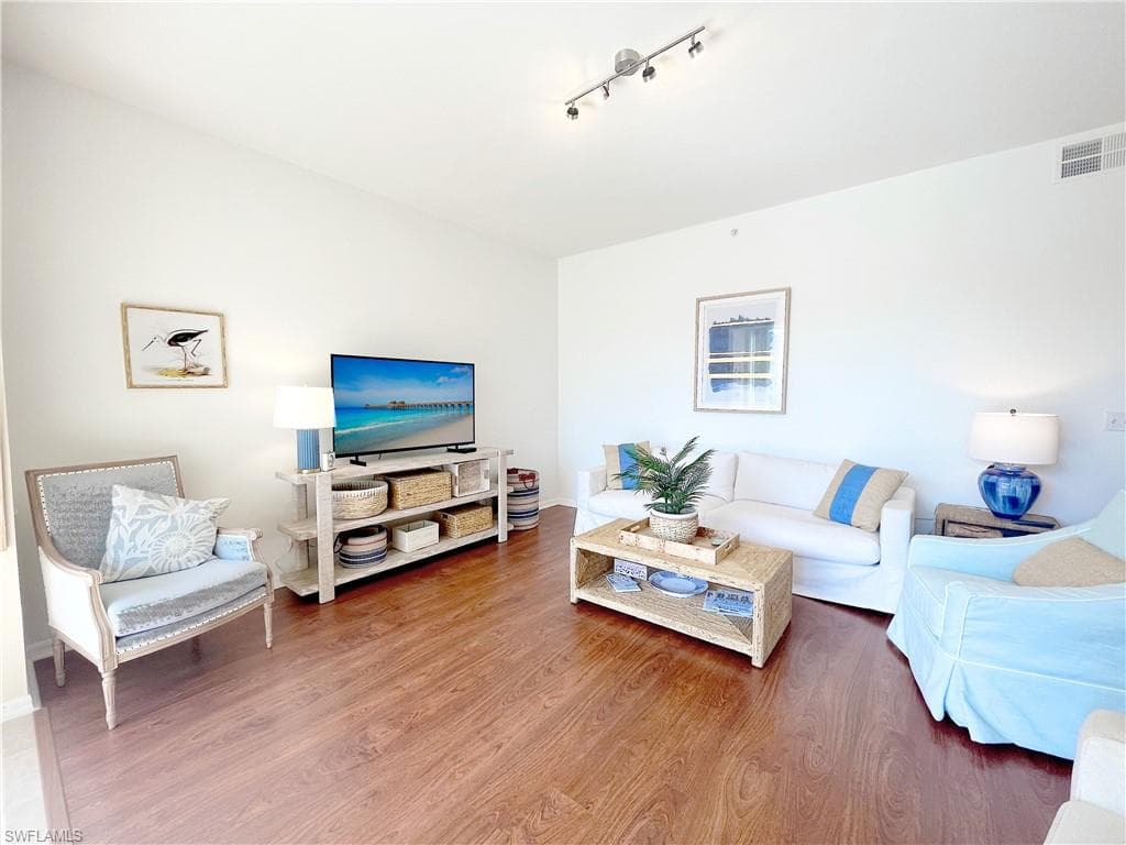 1510 Clermont Dr 103, Naples, FL 34109-7