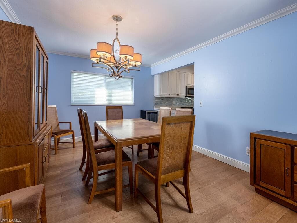 1036 Lake Shore Ct, Naples, FL 34103-6