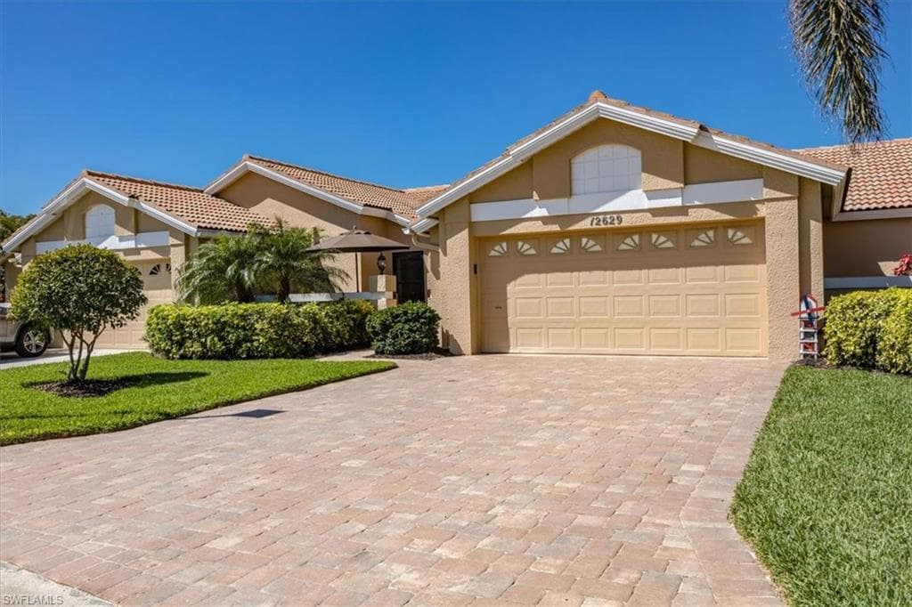 12629 Glen Hollow Dr, Bonita Springs, FL 34135-1