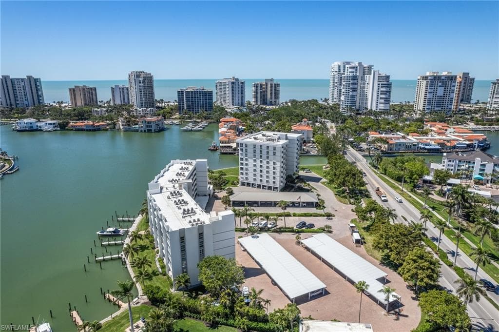 300 Park Shore Dr 4c, Naples, FL 34103-24