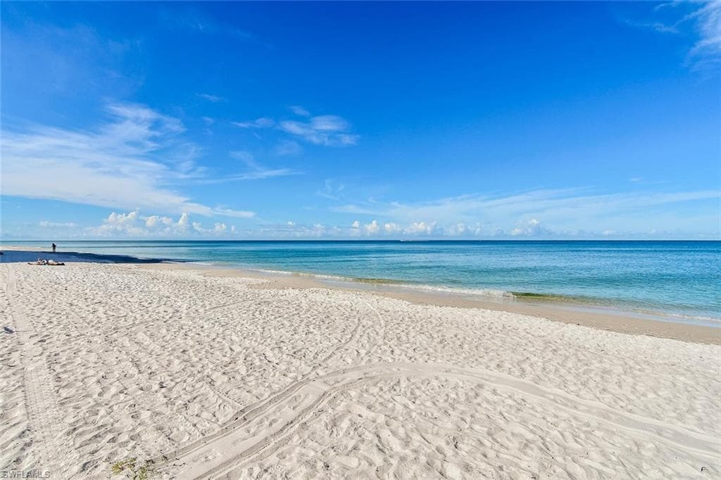 300 Park Shore Dr 4c, Naples, FL 34103-27