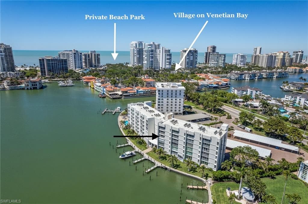 300 Park Shore Dr 4c, Naples, FL 34103-1