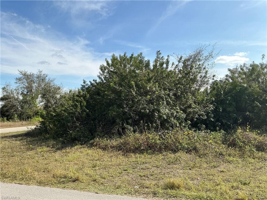 2601 26th St SW, Lehigh Acres, FL 33976-2