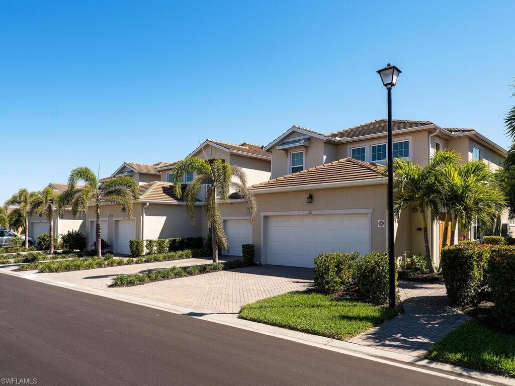 4601 Arboretum Cir 103, Naples, FL 34112-4