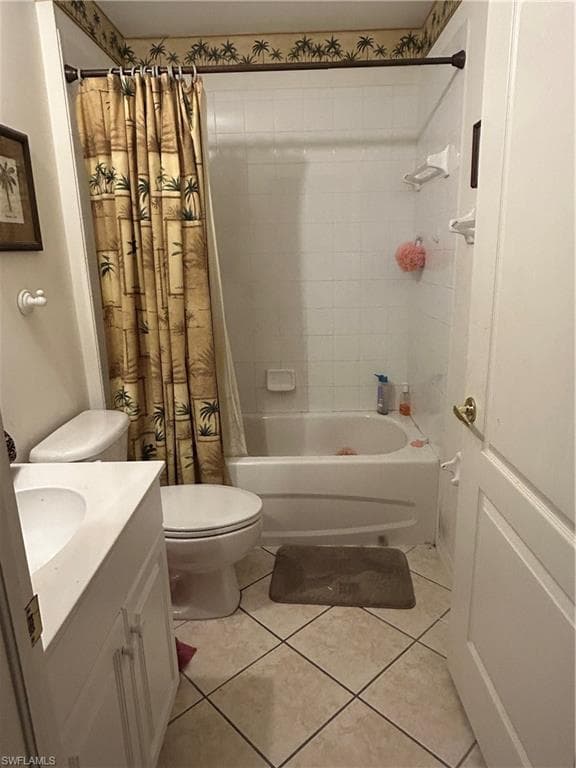 3545 Laurel Greens Ln N 103, Naples, FL 34119-26