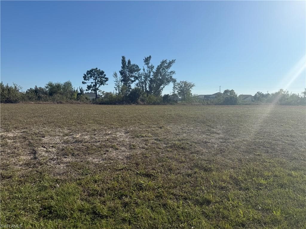 122 20th St, Cape Coral, FL 33993-5