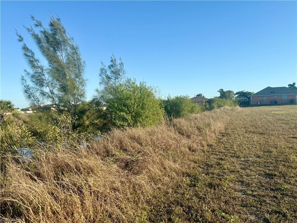 1703 7th Ave, Cape Coral, FL 33993-9