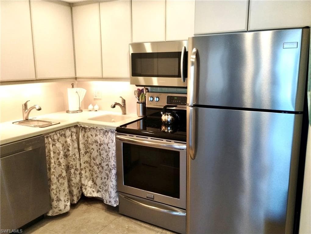 180 Seaview Ct 314, Marco Island, FL 34145-9