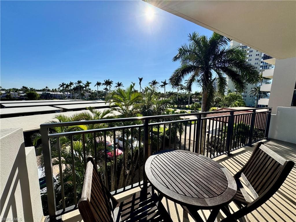 180 Seaview Ct 314, Marco Island, FL 34145-3