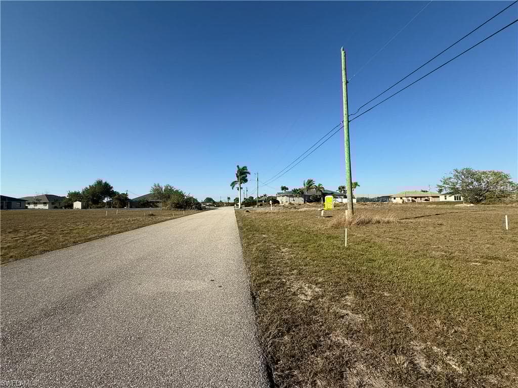 1821 7th Ave, Cape Coral, FL 33993-5