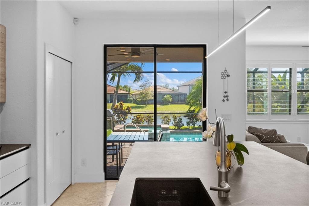 4764 Formosa Dr, Naples, FL 34119-4
