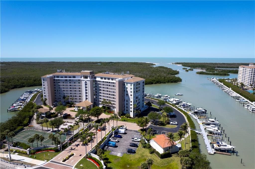 13105 Vanderbilt Dr 405, Naples, FL 34110-12