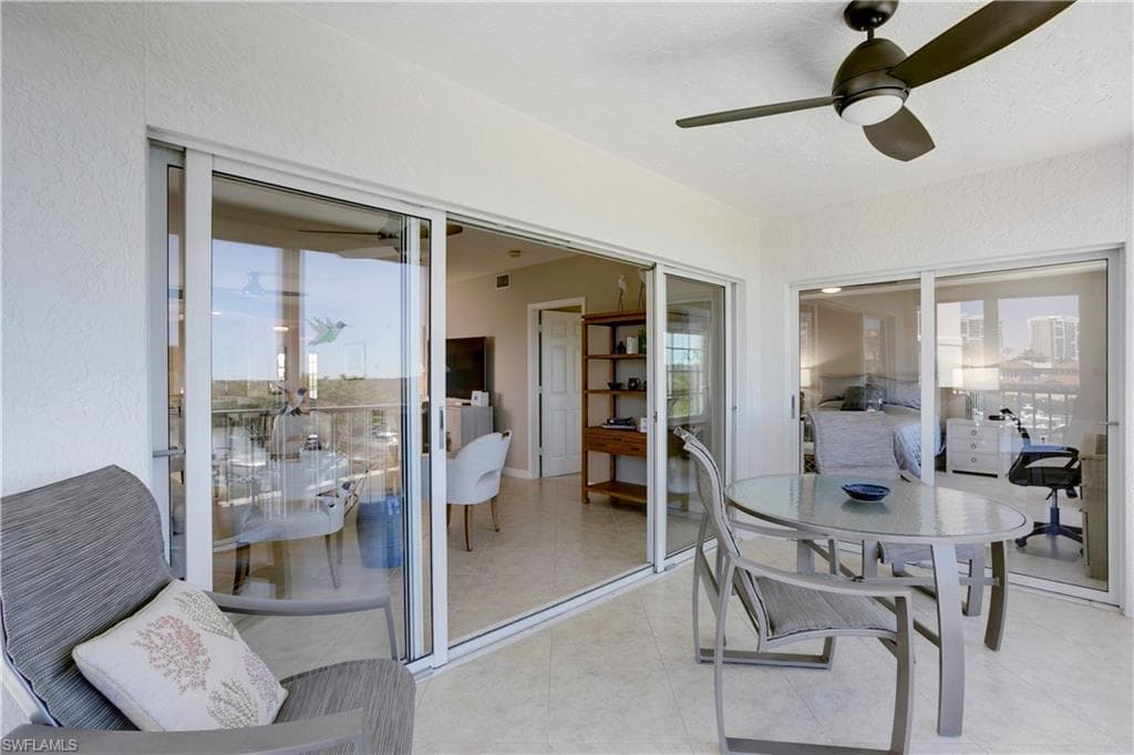 13105 Vanderbilt Dr 405, Naples, FL 34110-13