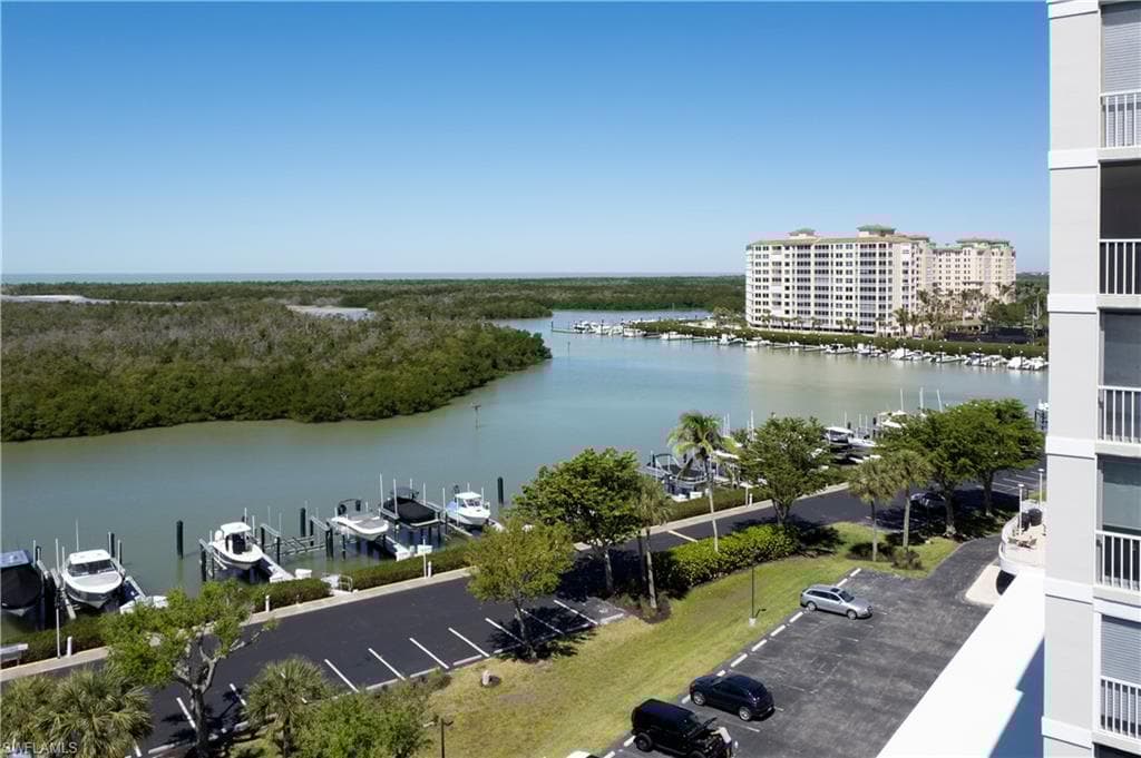 13105 Vanderbilt Dr 405, Naples, FL 34110-15